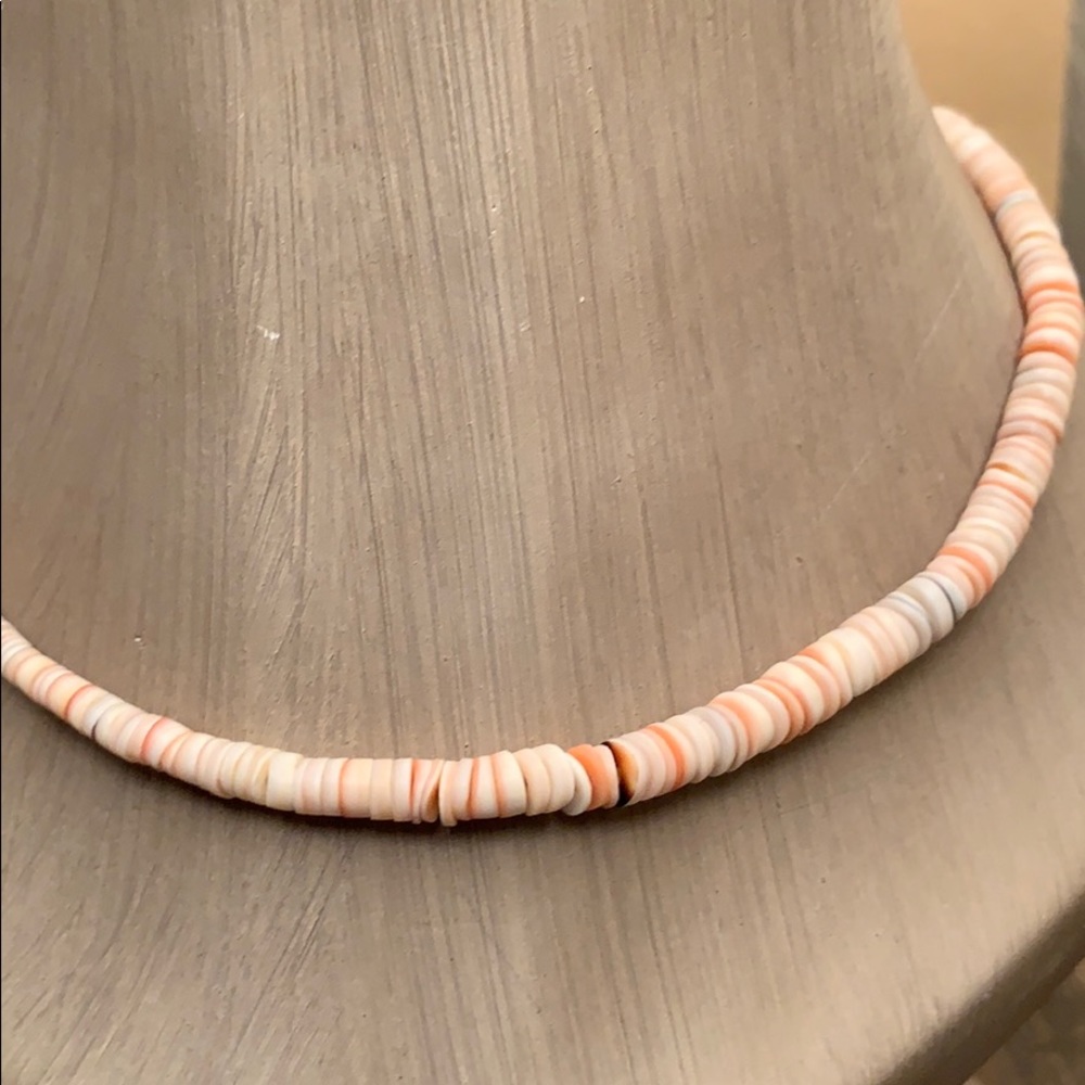 Shell necklace. - Picture 3 of 4